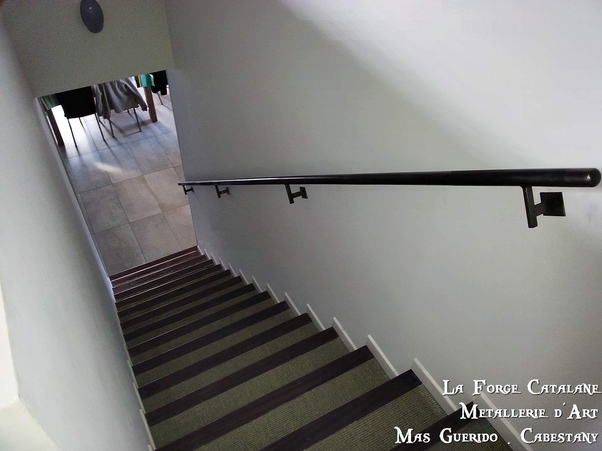 main courante en fer tube rond forge catalane.jpg